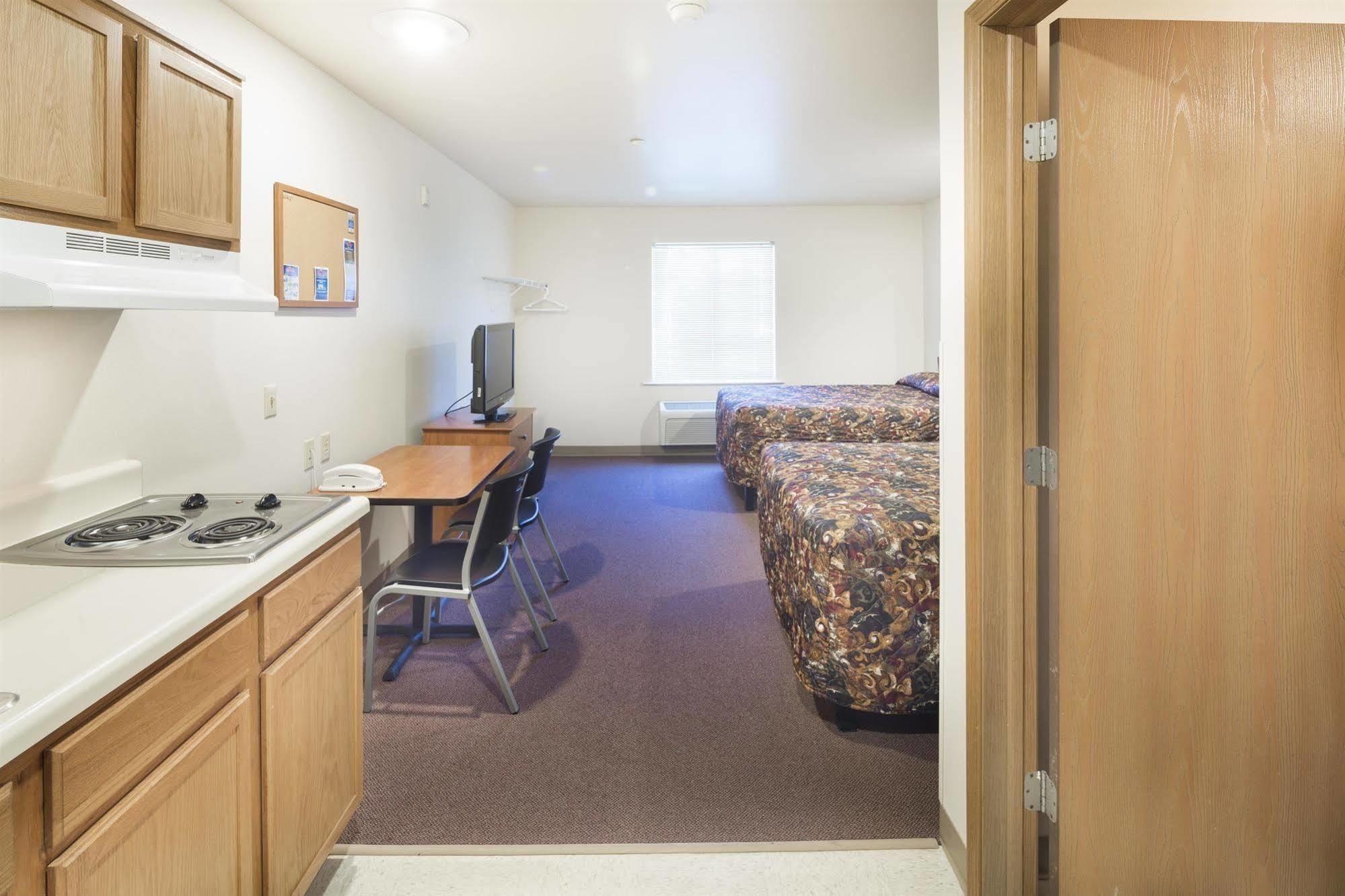Extended Stay America Select Suites - Wichita - South Екстериор снимка
